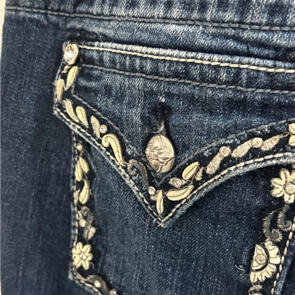 MISS ME Boyfriend Capri - Picture 7 of 12